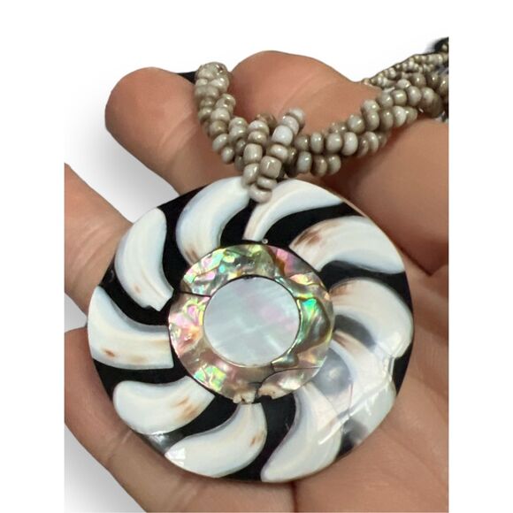 Vintage Mother of Pearl Inlay Pendant Necklace - Picture 3 of 10